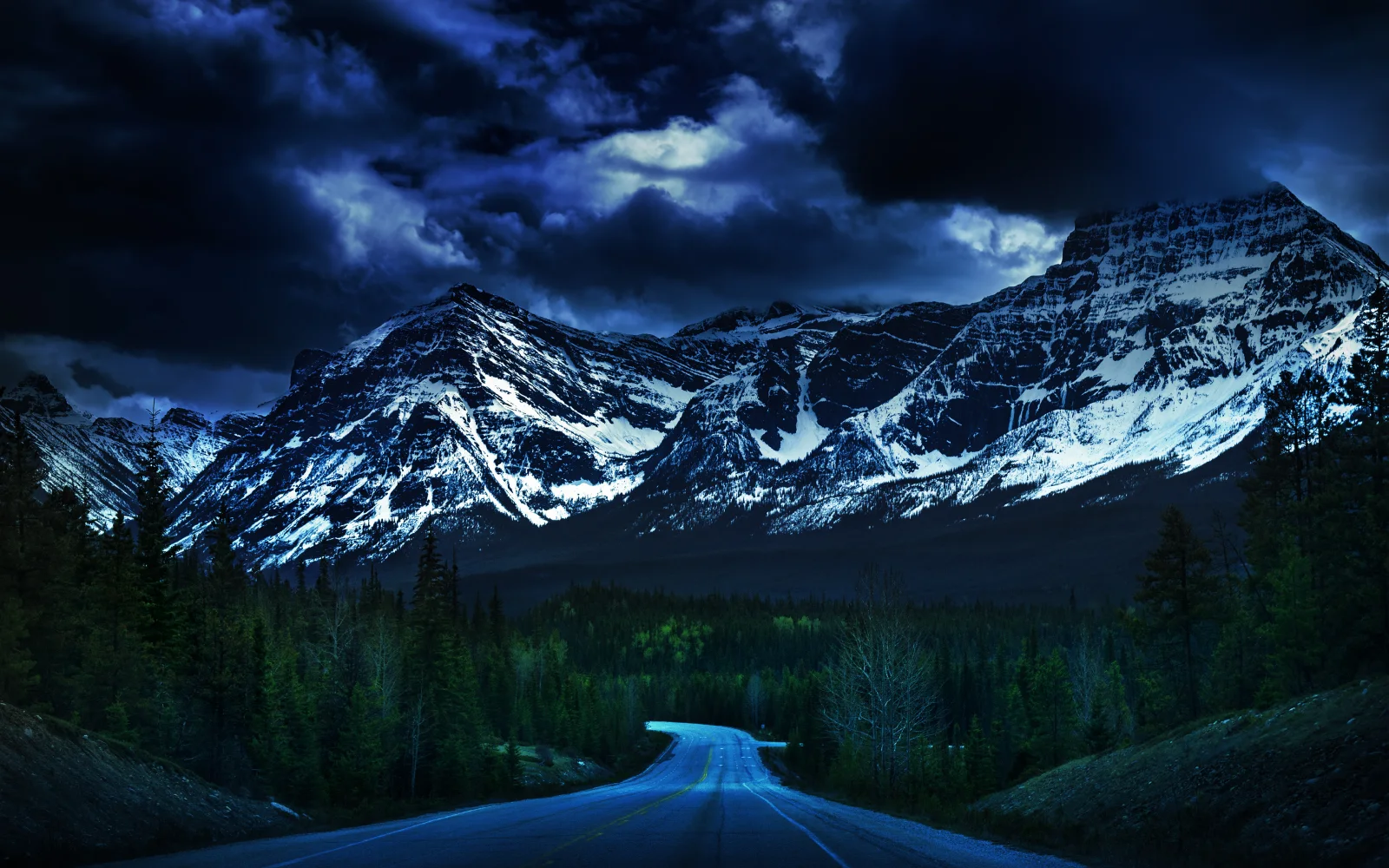 Icefields Parkway Canadian Rockies