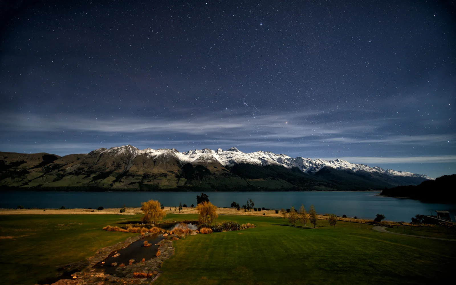 Lake Wakatipu Nacht time