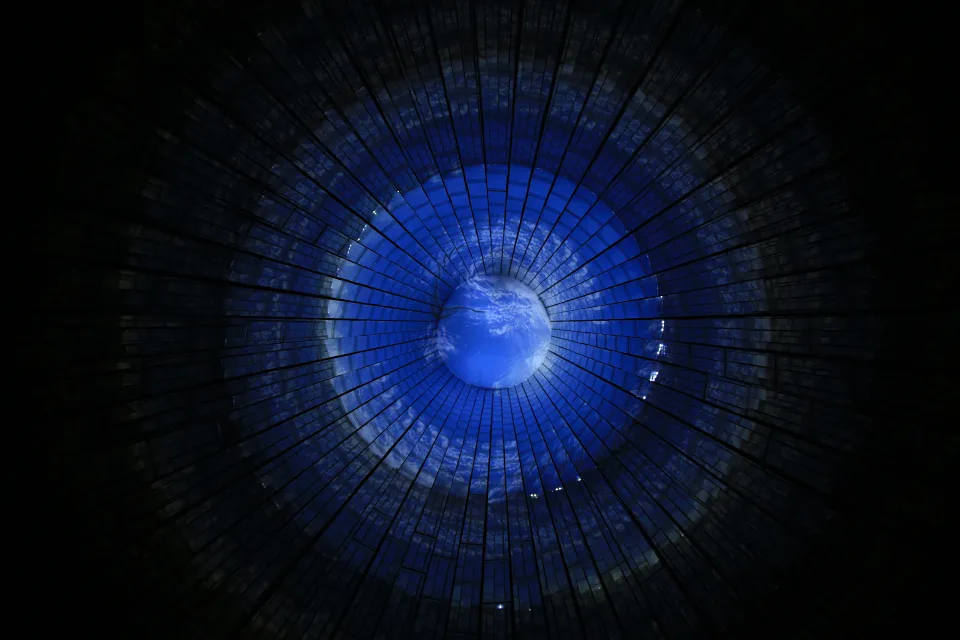 Blaue Abstraktion dunkler Hintergrund
