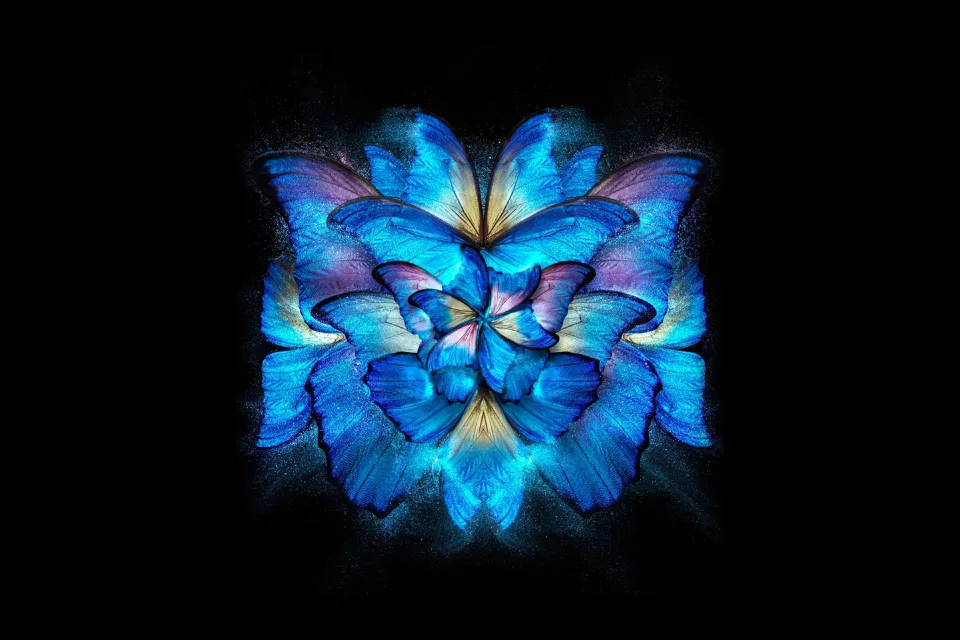 Blaue Abstraktion schwarzer Hintergrund
