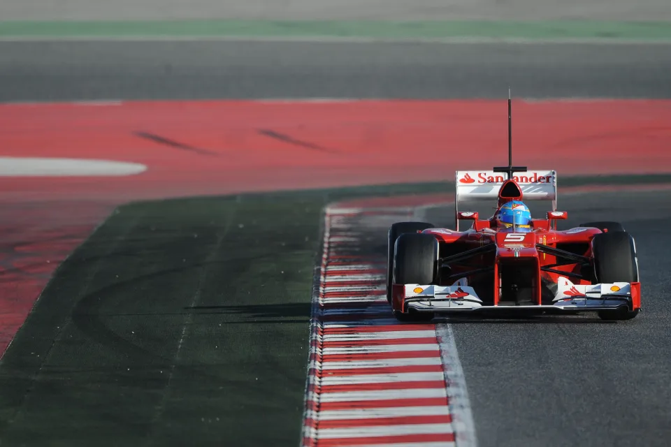 2K Quad HD F1 Wallpaper — Grand Prix Speed