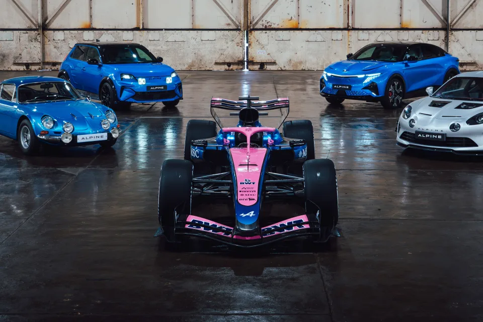 Alpine F1 Team — 4K Ultra HD Wallpaper Race Car & Alpine Road Lineup