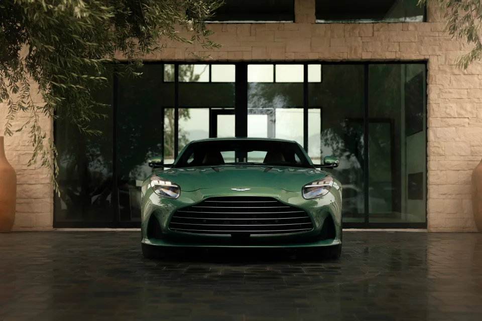 2025 Aston Martin DB12 8K