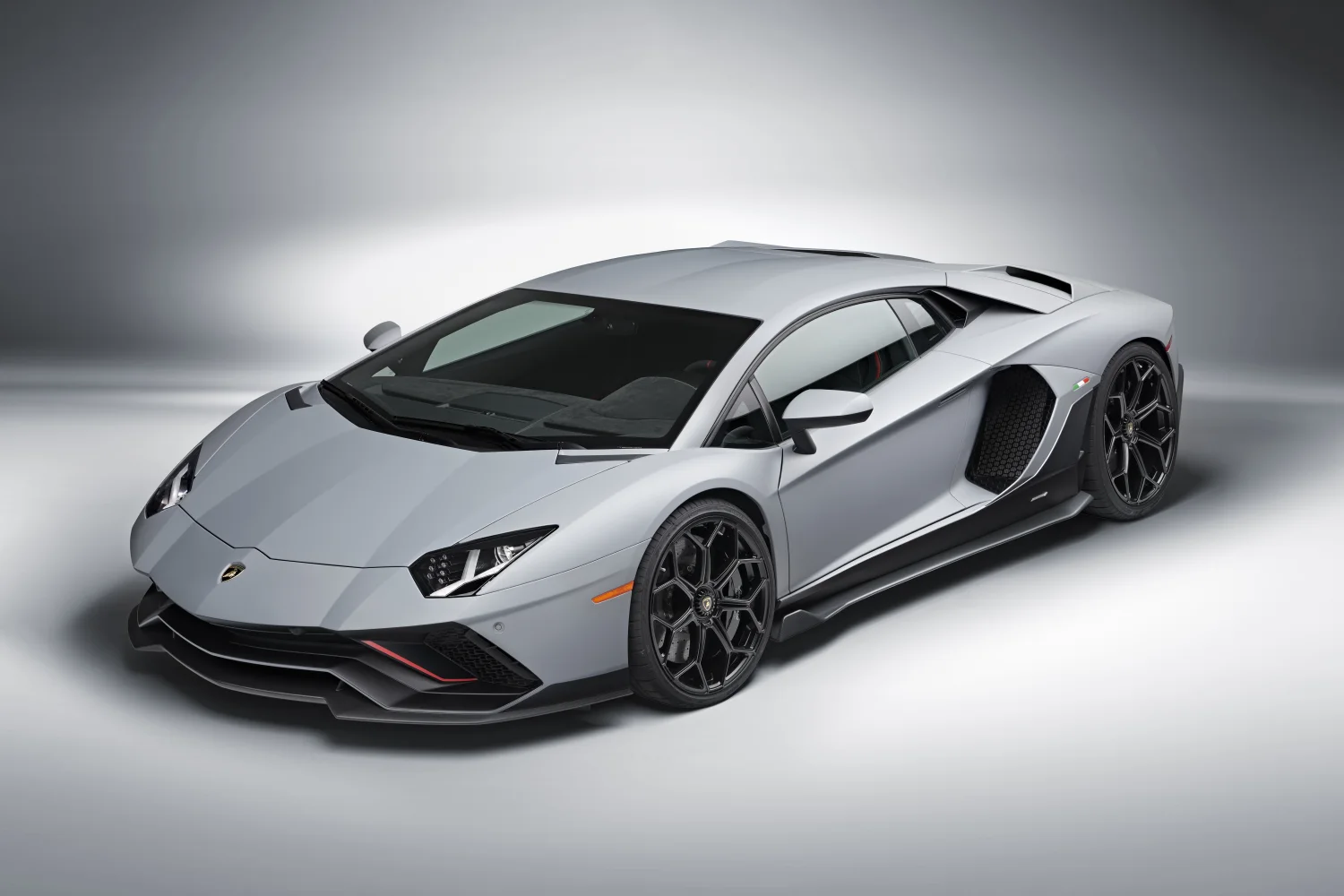 Lamborghini Aventador LP 780 4 Ultimae Weiß