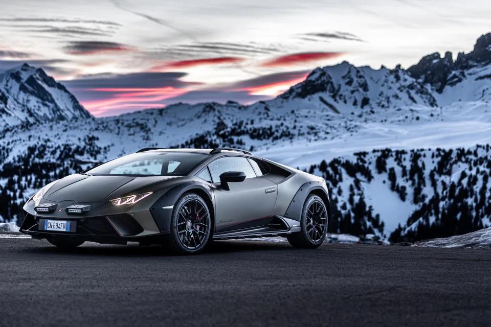 Lamborghini Huracan Sterrato Outdoor