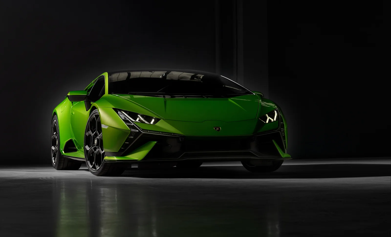 Lamborghini Huracán Tecnica dunkle Ästhetik