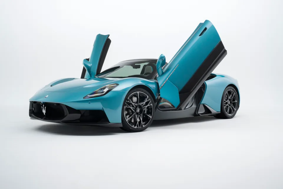 Maserati MCPURA Cielo 2025