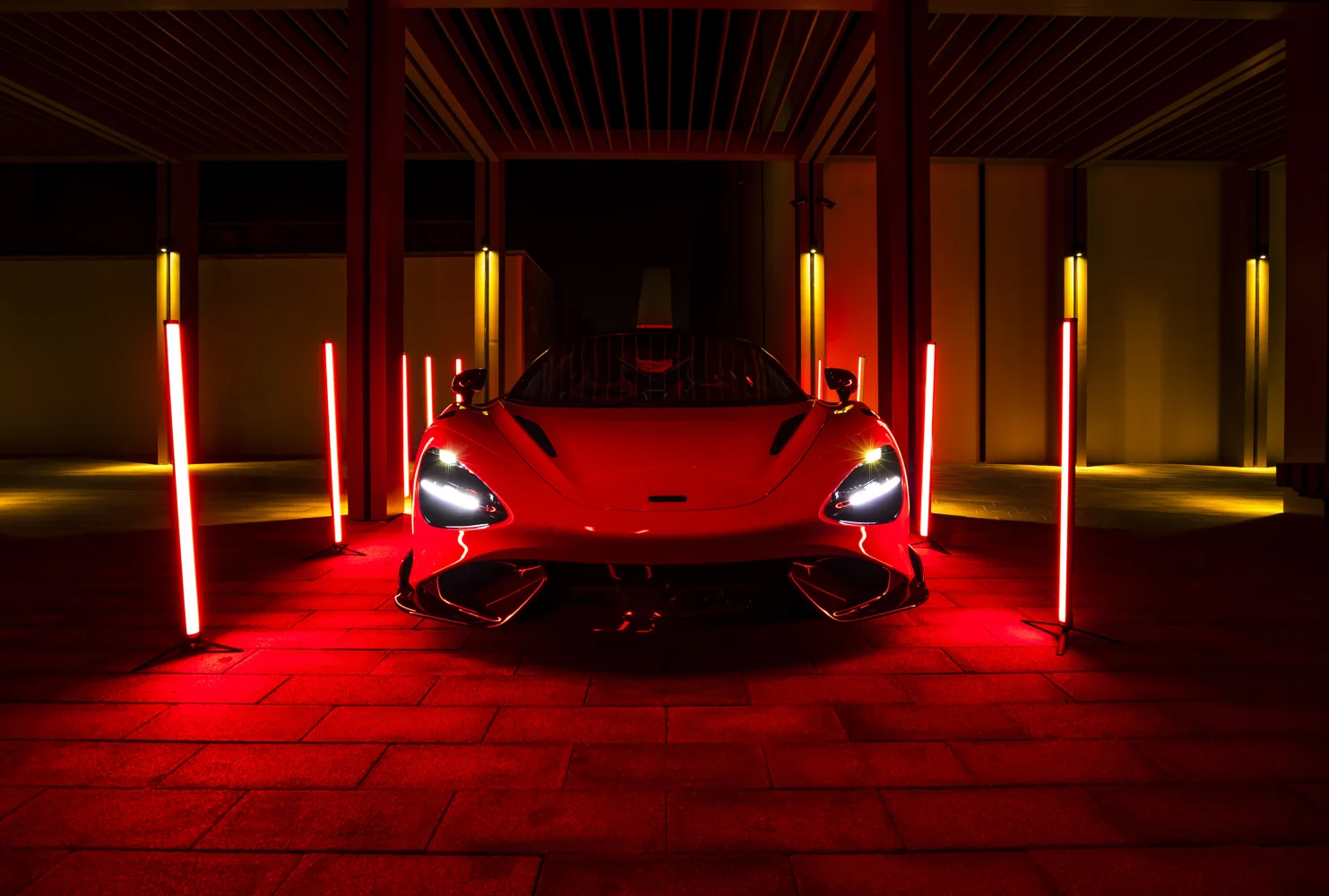 McLaren 765LT Rot cars