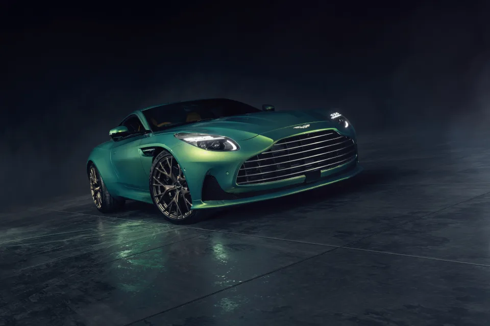 Aston Martin DB12 8K