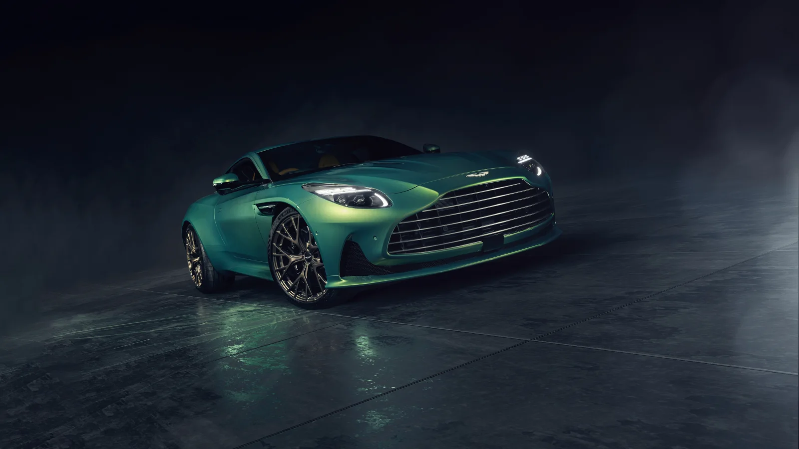 Aston Martin DB12 8K