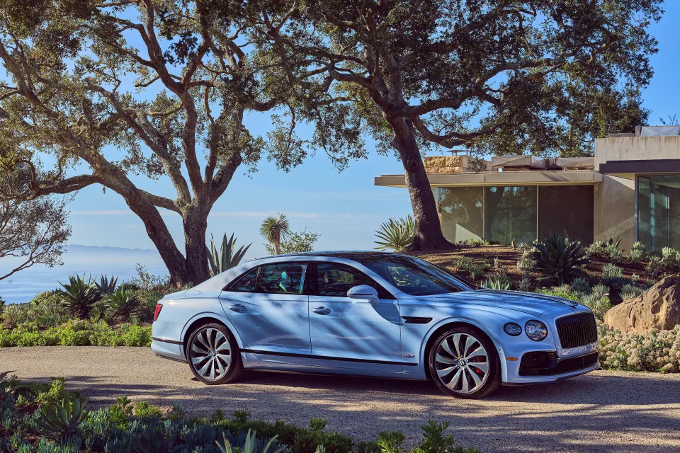 Bentley Flying Spur Hybrid Luxury cars