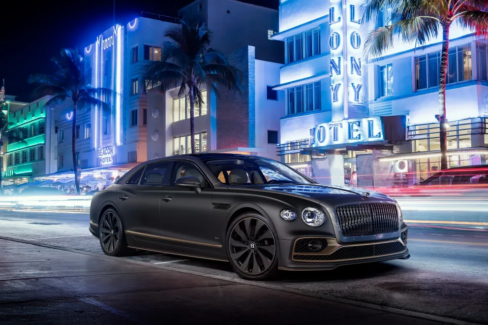 Bentley Flying Spur Hybrid Neon lights