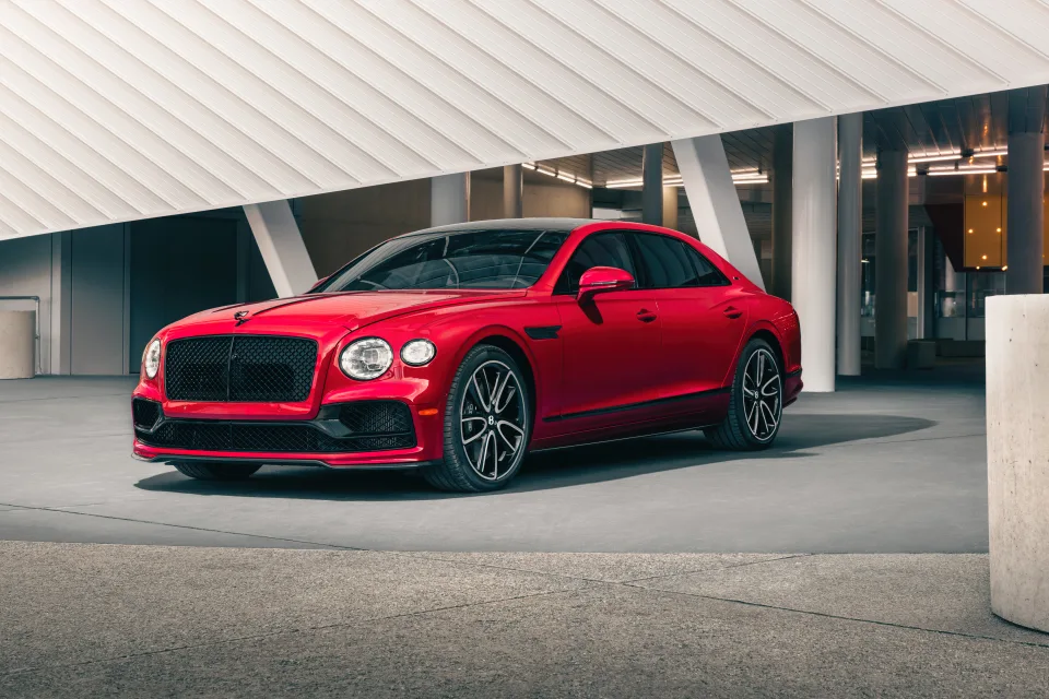 Bentley Flying Spur V8 2024