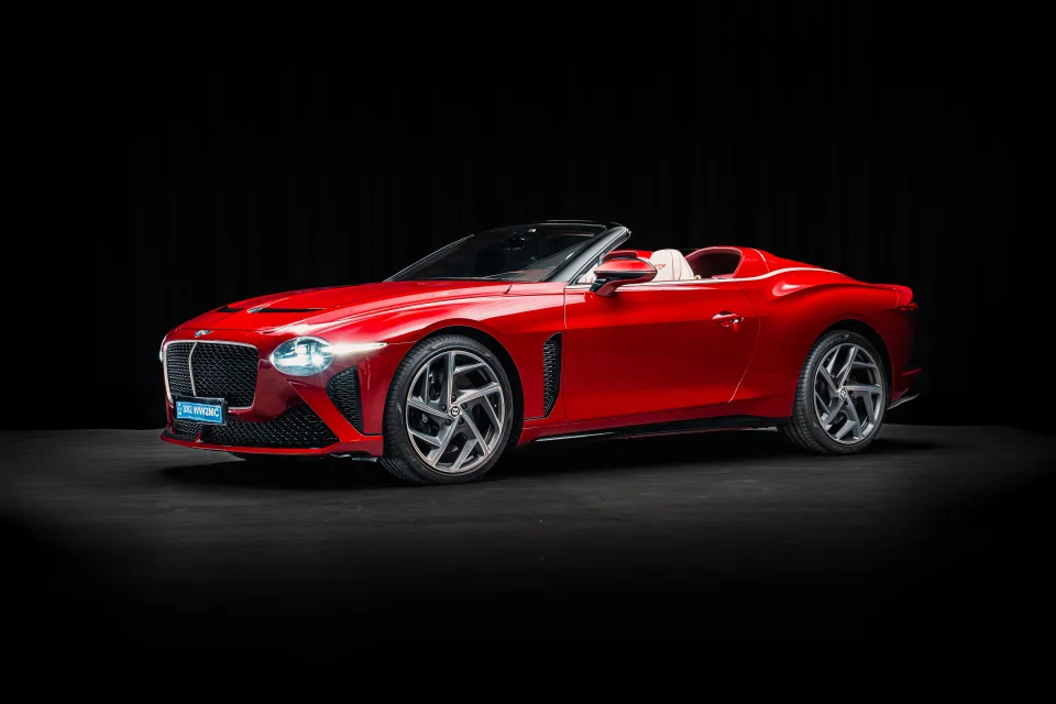 Bentley Mulliner Bacalar Dark background