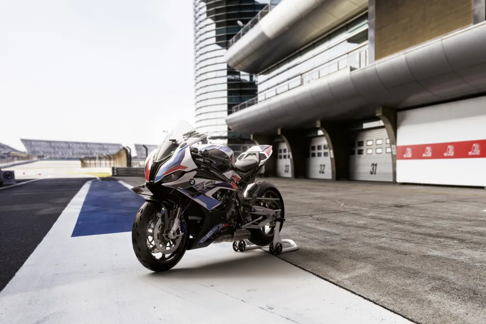 BMW M 1000 RR Performance bike