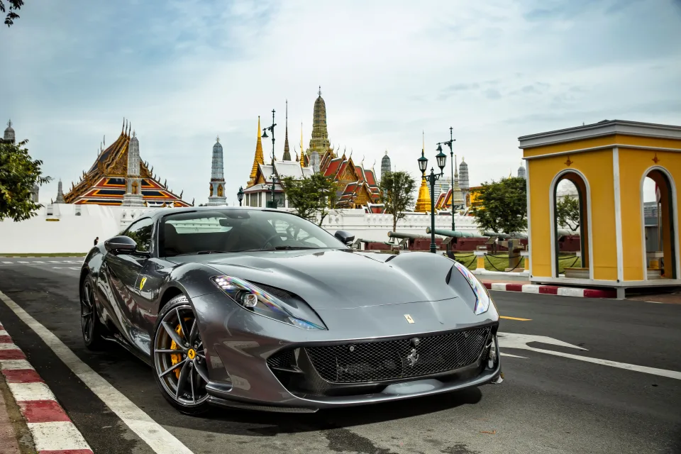 Ferrari 812 GTS Luxury sports cars