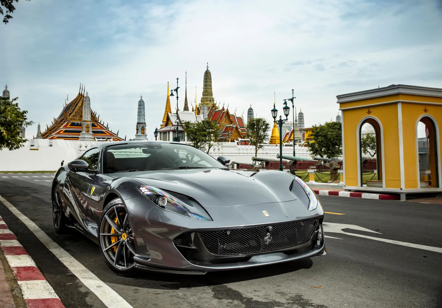 Ferrari 812 GTS Luxury sports cars