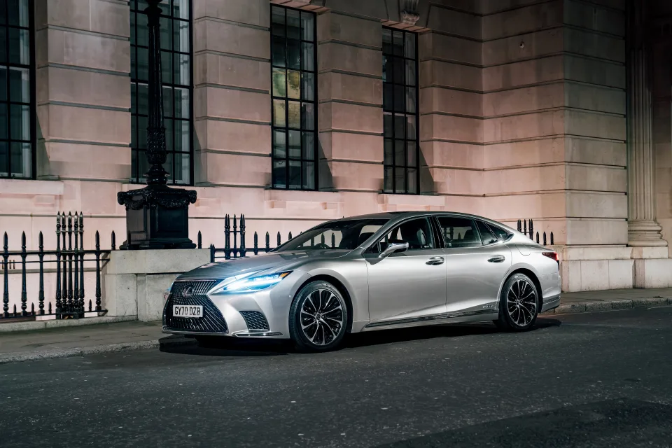 Lexus LS 500h 2021