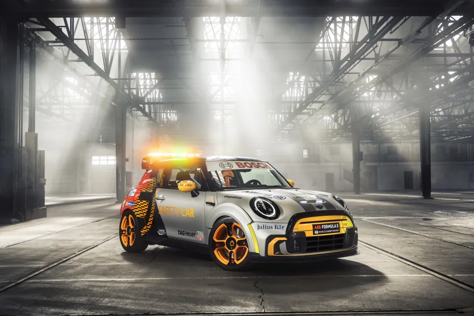 MINI Electric Pacesetter inspired by JCW