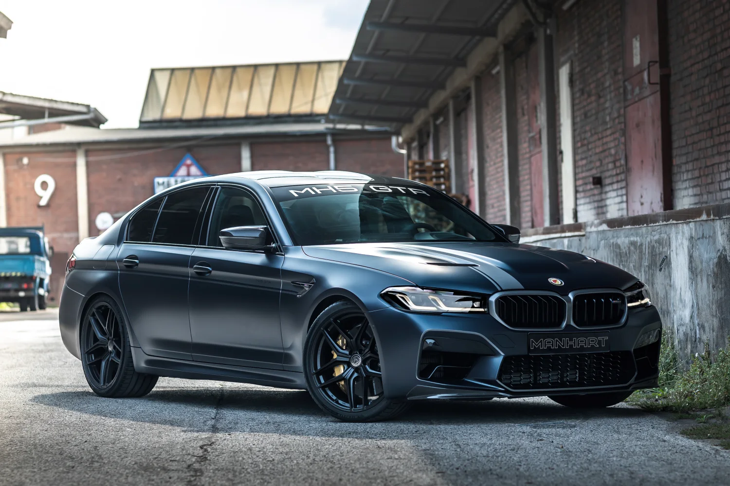 Manhart MH5 GTR BMW M5 CS