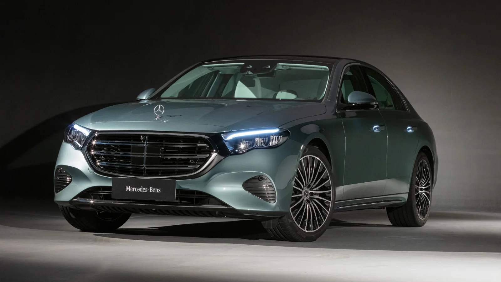 Mercedes Benz E Class 2024