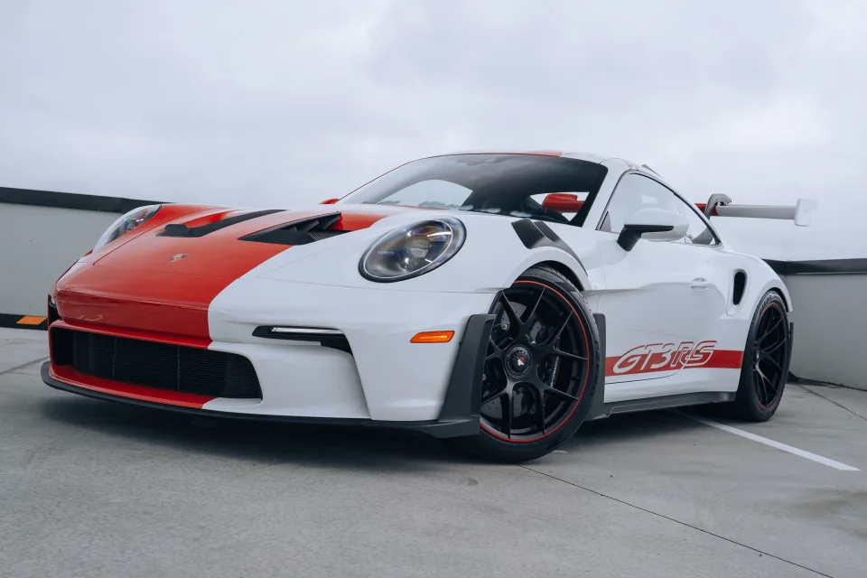 Porsche 911 GT3 RS Vertical