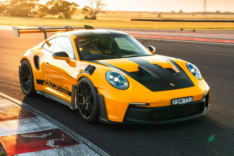 Porsche 911 GT3 RS Weissach Package Track
