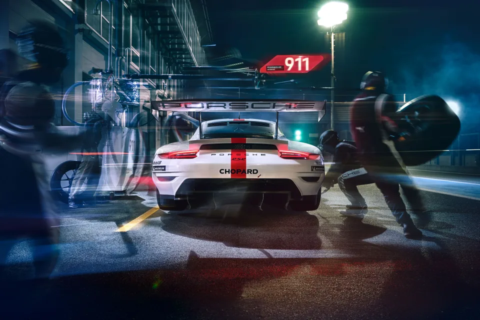 Porsche 911 RSR Pit stop