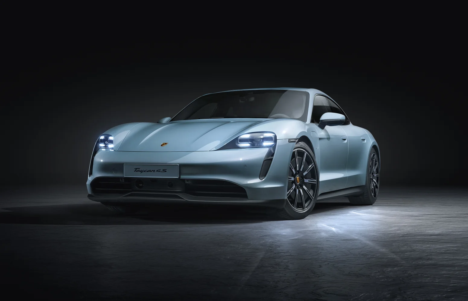 Porsche Taycan 4S Dark aesthetic