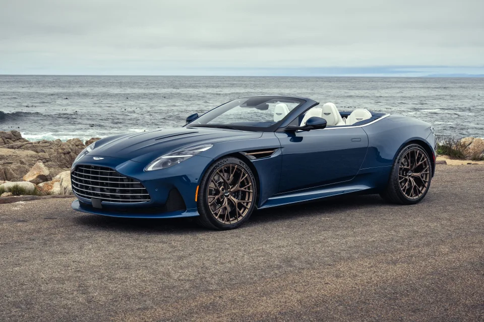 Q by Aston Martin DB12 Volante Thrillseeker