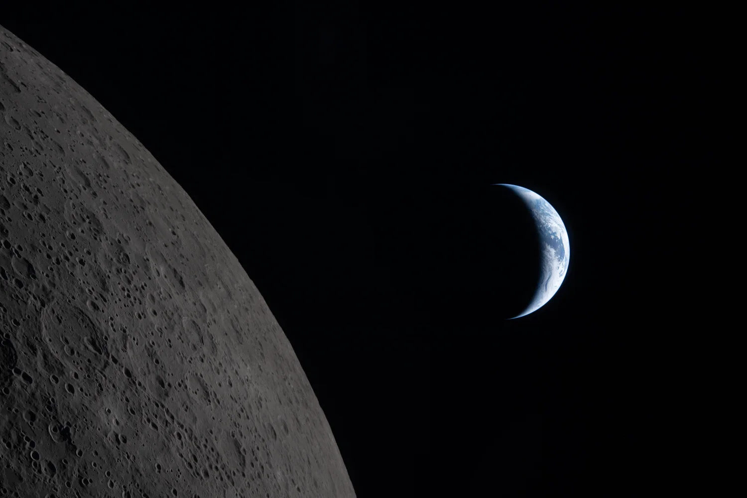 Crescent Erde Lunar craters