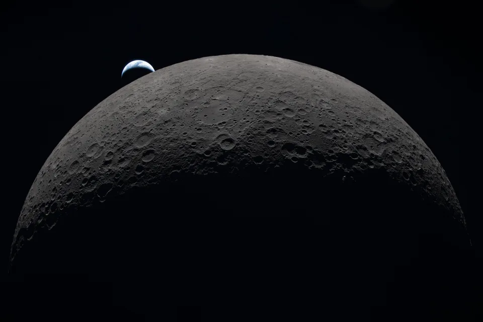 Crescent Erde Mond horizon